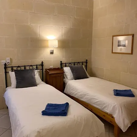 Villa Dar Ta' Tonina - 3 Bedroom With Private Pool & Views