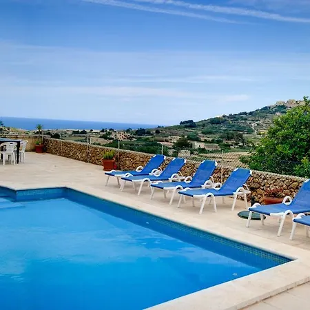 Vila Dar Ta' Tonina - 3 Bedroom With Private Pool & Views *
